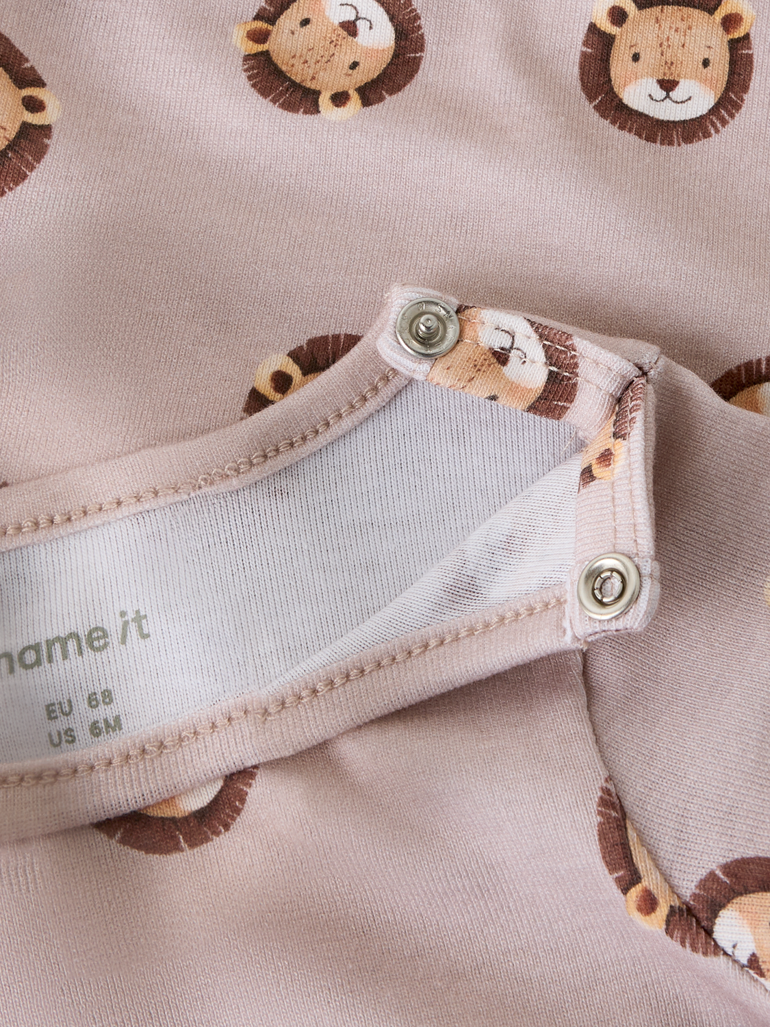 model_shot-front_full